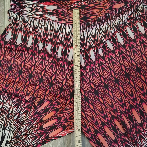 Sharagano Women's Vibrant Red and Black Wide Leg Pants - Picture 3 of 6